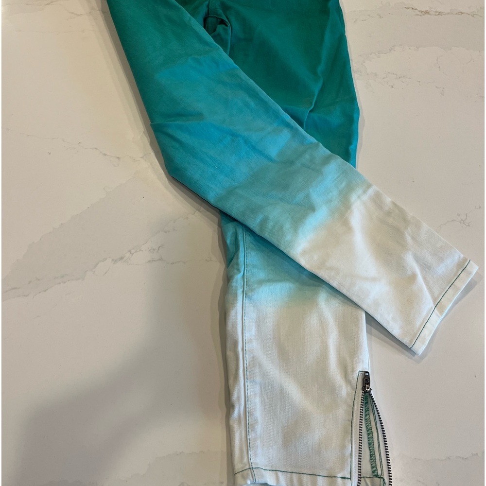 Prana Teal to White Ombre Capris with Ankle Zippers - Picture 2 of 5
